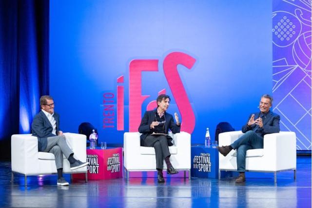 1760239740818014003.jpg 1760239740818014003.jpg