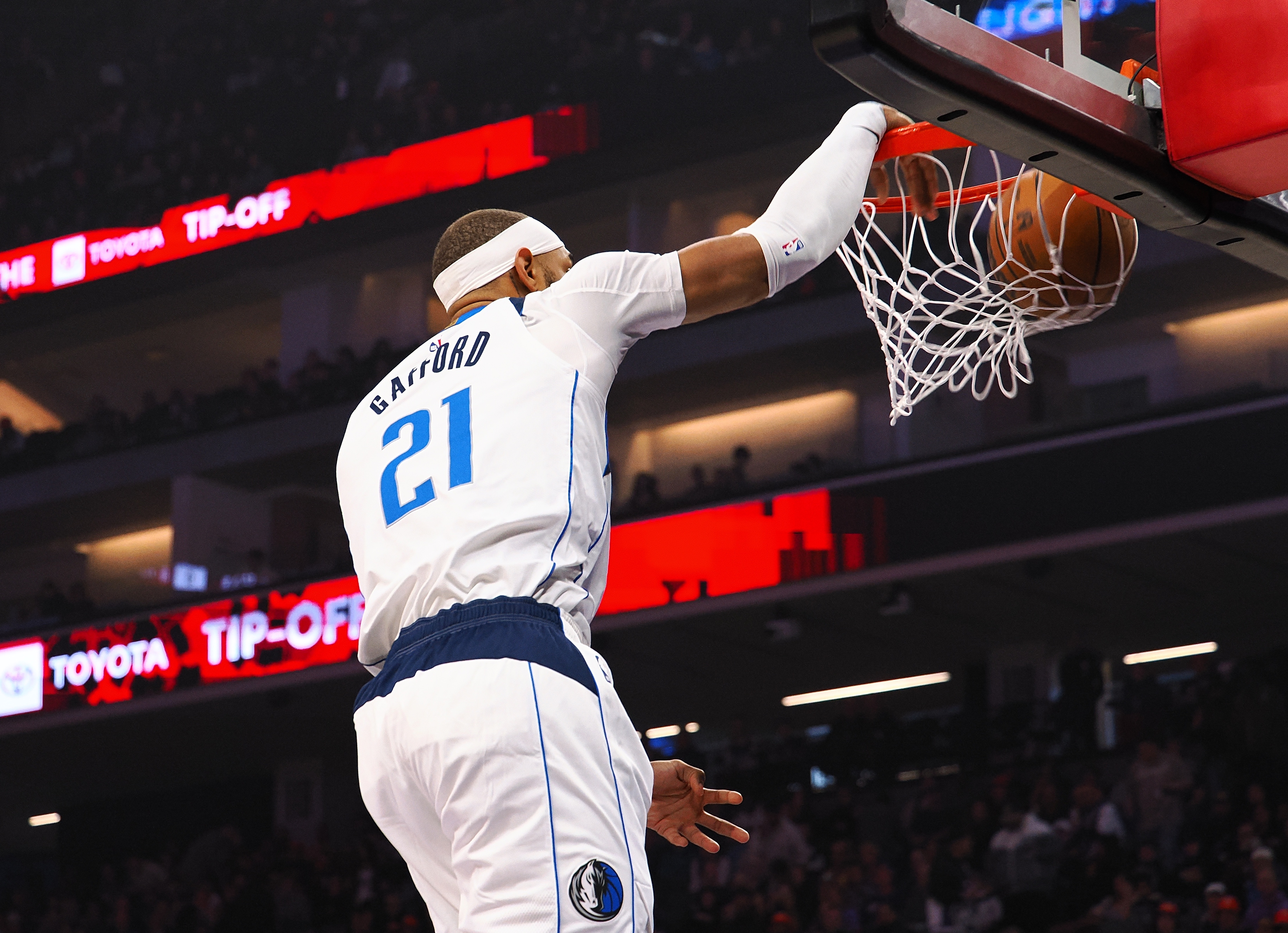 开云APP-明天独行侠迎战湖人 加福德&瑞安·内姆哈德大概率出战