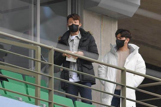 开云官网-地狱特训？金相植欢迎孙准浩“归来” 入B队跟训名宿